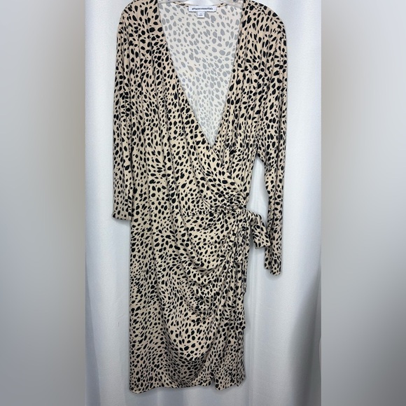 NWT Women's Long Sleeve Wrap Dress - Picture 8 of 10